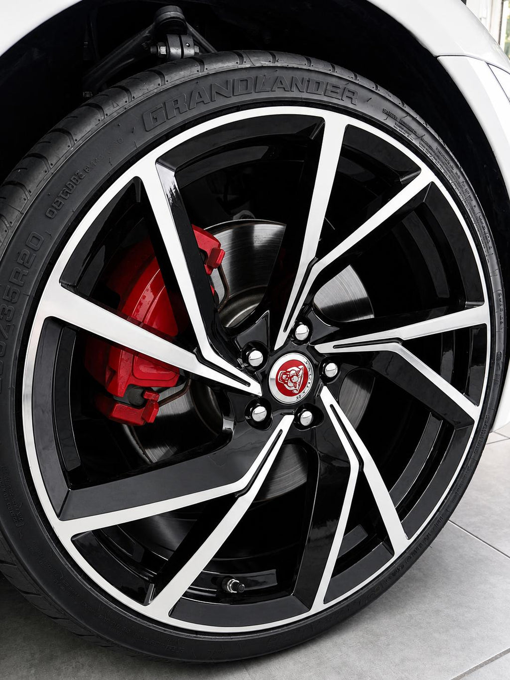 Jaguar XE P300