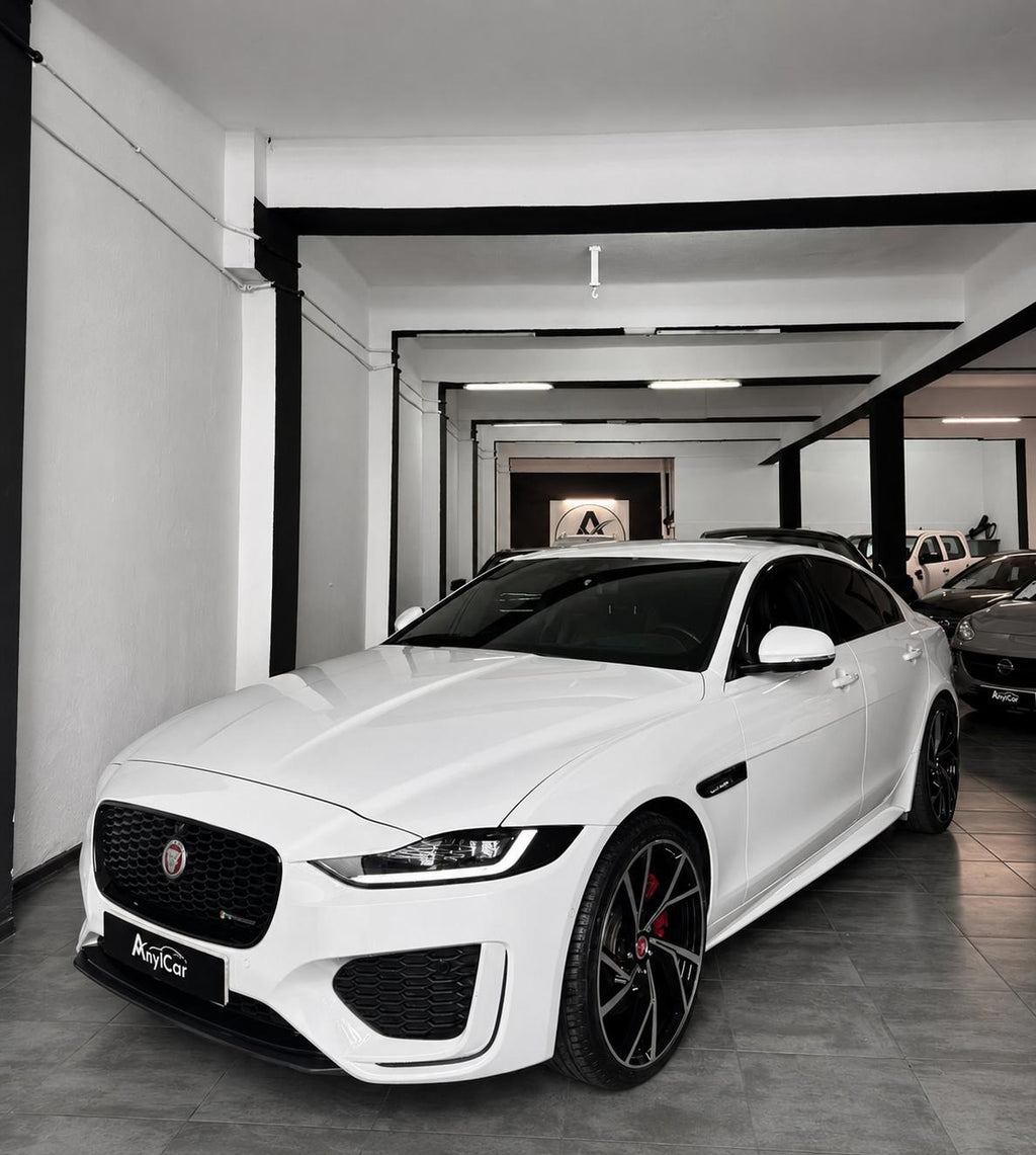 Jaguar XE P300