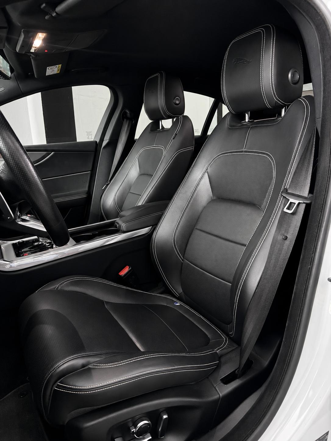 Jaguar XE P300
