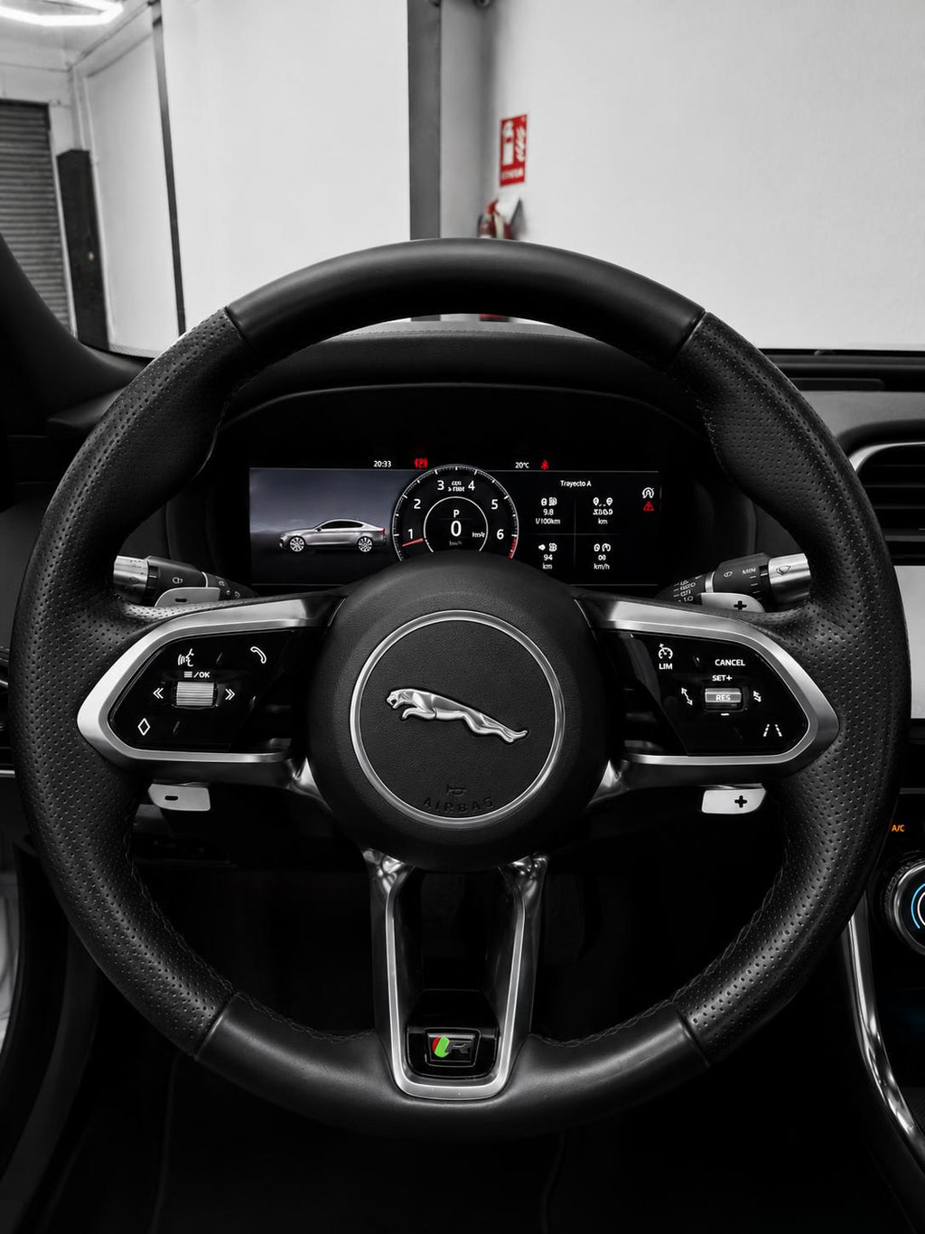 Jaguar XE P300