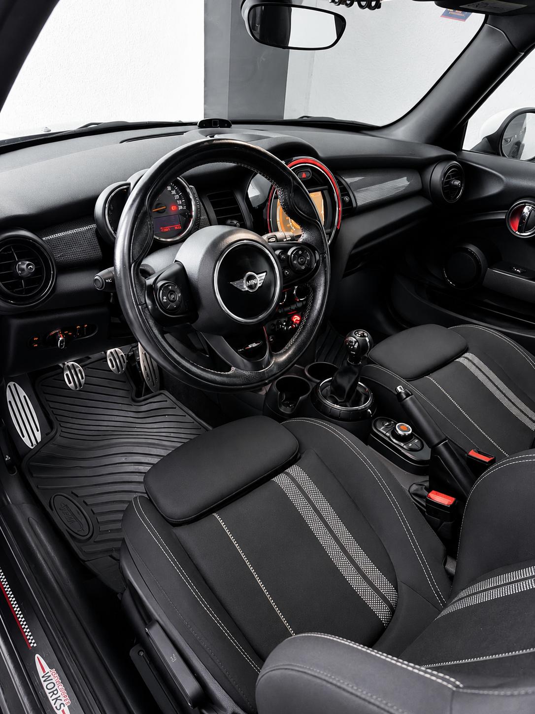 MINI Cooper Jhon Cooper Works